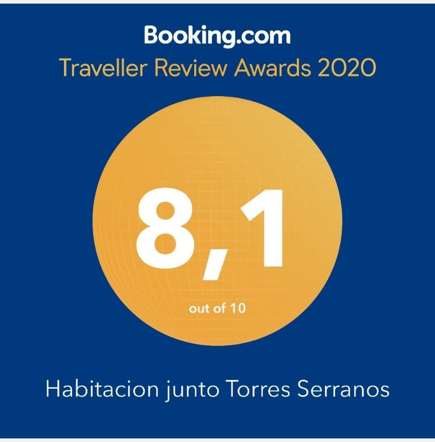 Habitacion Junto Torres Serranos Valencia Bagian luar foto